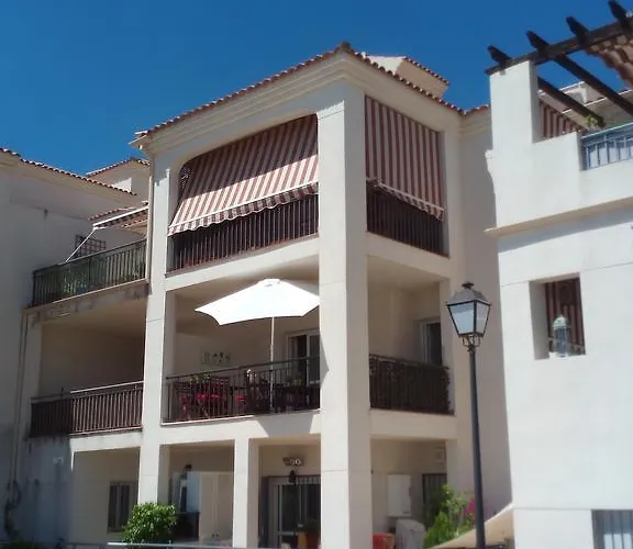 Casa Joca Pueblo * ベナルマデナ